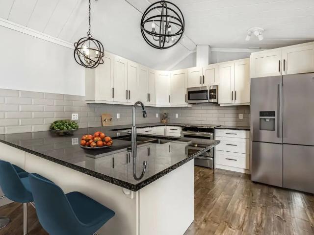 Modern 2 Bedroom Condo with Private Patio