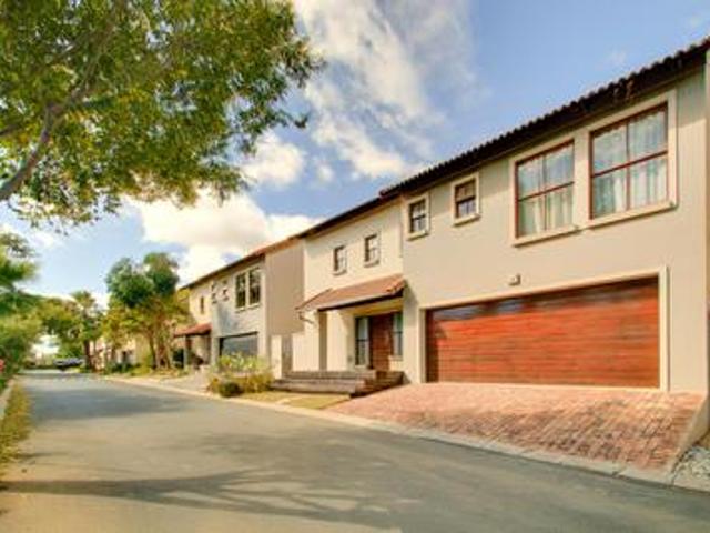 modern, 2 bedroom duplex in the fiel.