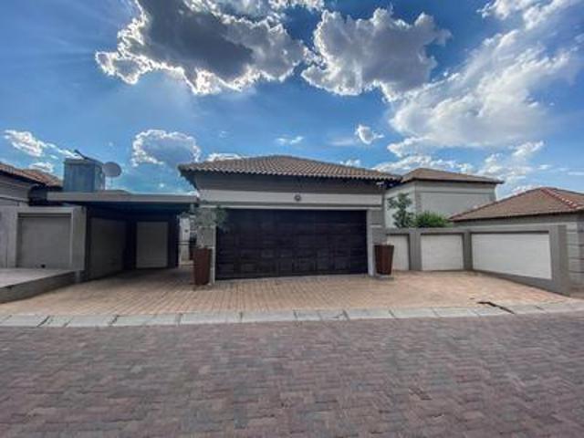 modern 2 bedroom full title townhous.
