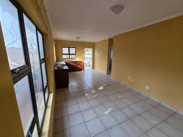 modern 2 bedroom first floor apartme.