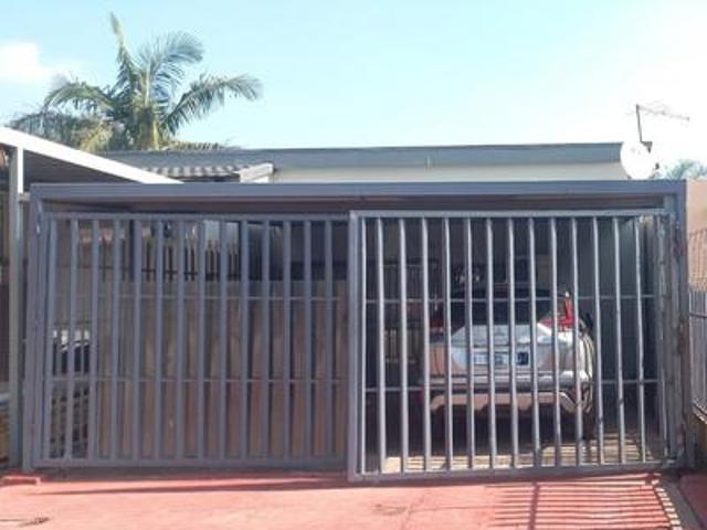 modern 2 bedroom garden flat to rent.