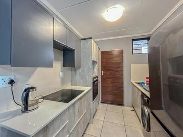 modern 2 bedroom ground floor unit w.