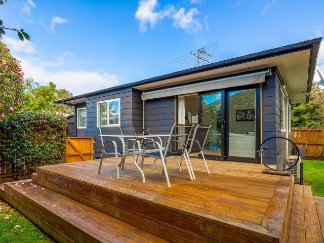 Modern 2 Bedroom Home with Great Outdoor Living