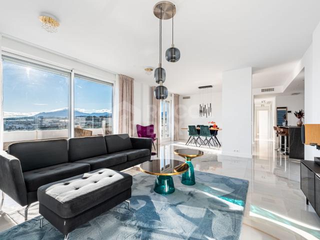 Modern 2 bedroom Penthouse with Sea and Mountain Views in Nueva Andalucia