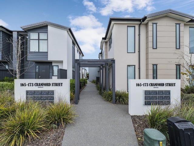 Modern 2 Bedroom Townhouse