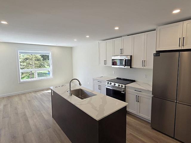 Modern 2 bedroom Townhouse | Stony Mountain | Available Sep 1st