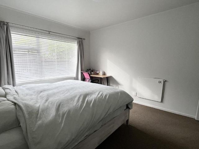 Modern 2 Bedroom Unit for Rent in Northcote.