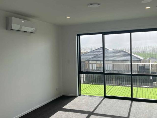Modern 2 bedroom upstairs apartment for rent