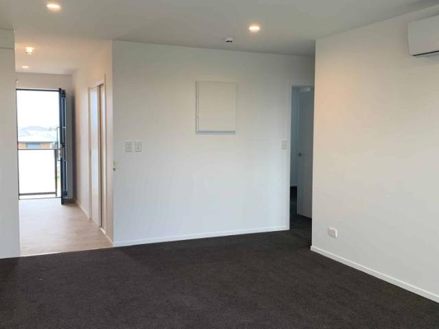 Modern 2 bedroom upstairs apartment for rent
