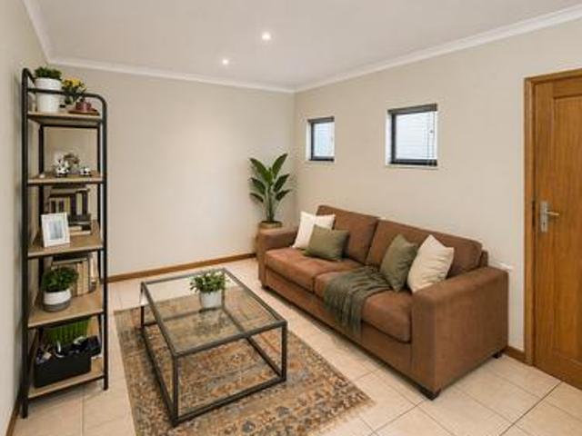 modern 2 bedroom, 2 bathroom apartme.