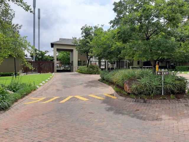Modern 2 Bedroom, 2 Bathroom Apartment To Rent in Cedar Hills Estate