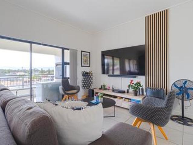 modern 2 bedroom, 2 bathroom penthouse