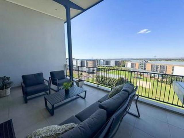 modern 2 bedrooms, 2 bathrooms avail.