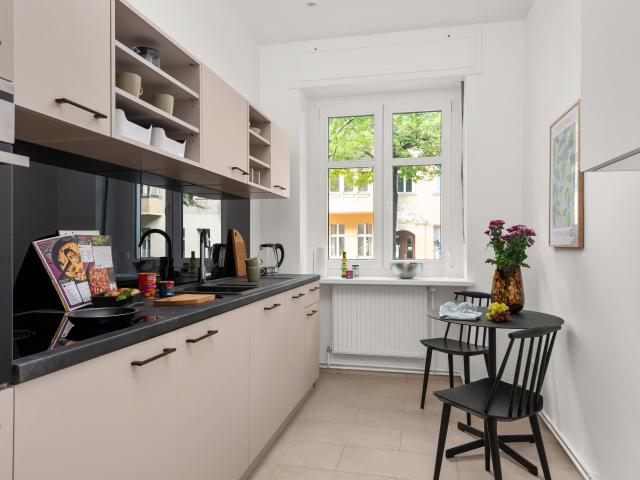 Modern 2 Room Apartment with Balcony in Neukölln