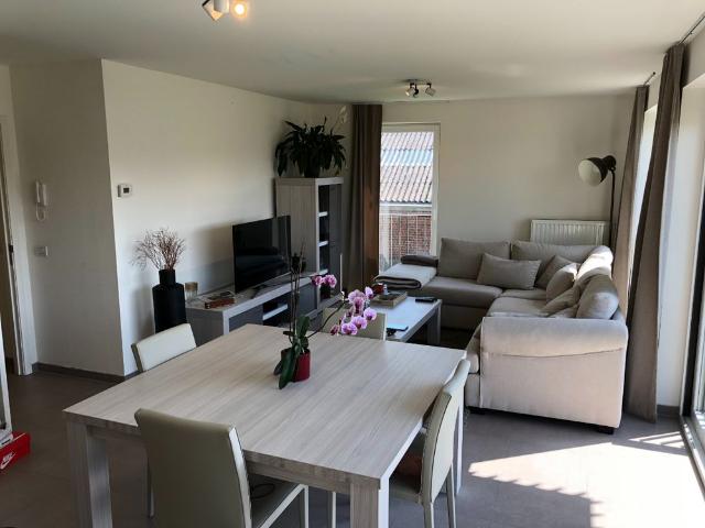 modern 2 slaapkamer appartement + autostandplaats
