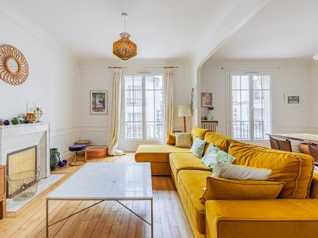 Modern 2BR Apartment with AC near the Catacombs
