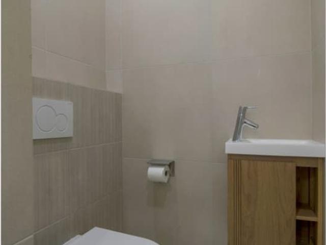 Modern 2BR Apartment with Terrace near Arc de Triomphe, Paris Amsterdam Apartments for Rent