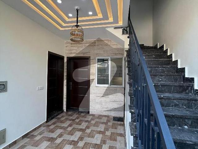 Modern 4 Bed Luxury House G 11/2 Islamabad Near Marka G 11