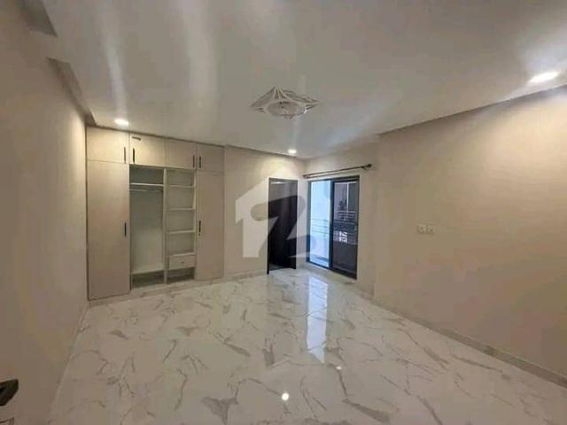 Modern 4 Bedroom Apartment With Premium Living