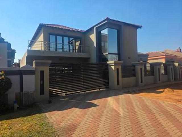 modern 4 bedroom double storey d.