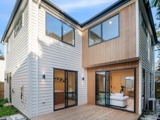 Modern 4 Bedroom Family Home with Private Deck & Garage | New Lynn