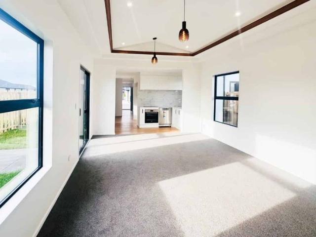 Modern 4 Bedroom home in Halswell