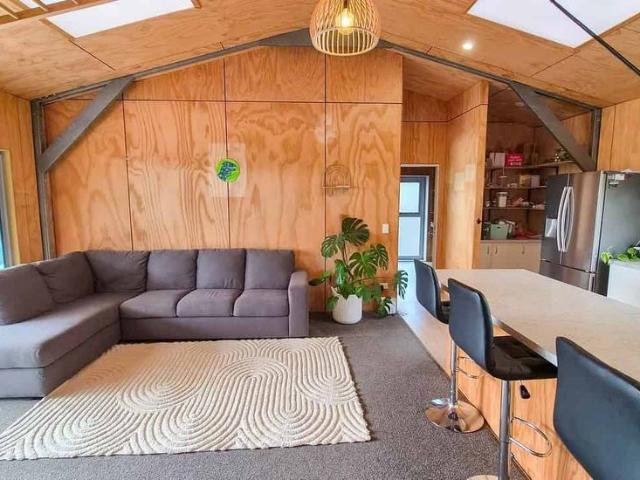 Modern 4 Bedroom Home in Quiet Rural Setting