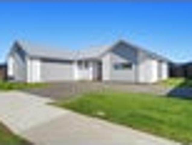 Modern 4 Bedroom Home with Double Garage
