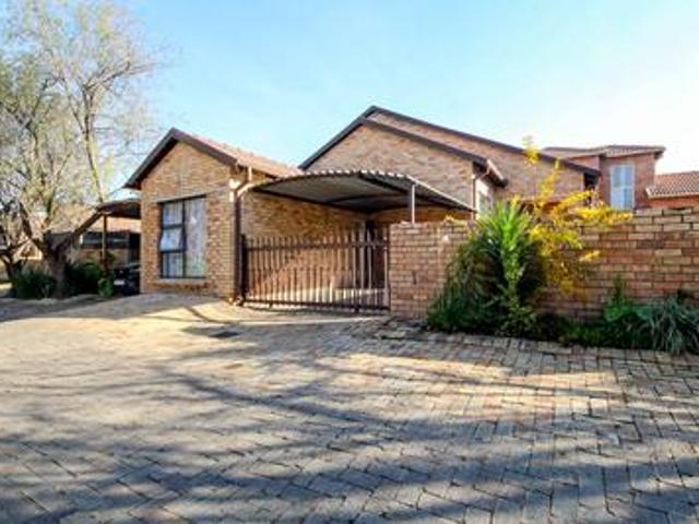 modern 4 bedroom townhouse on the ma.