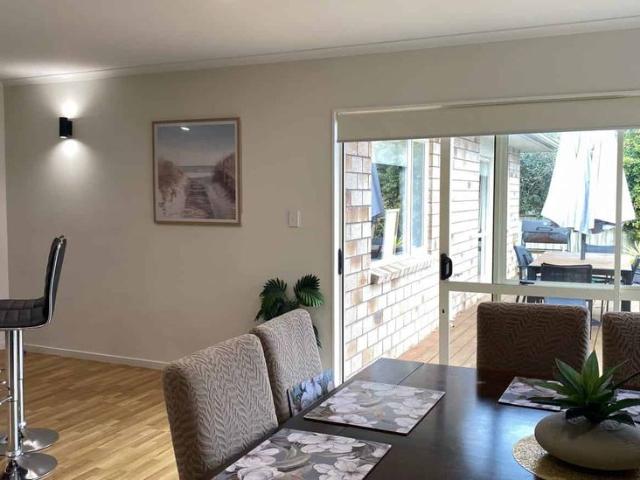 Modern 5 Bedroom Family Home in the Heart of Flat Bush