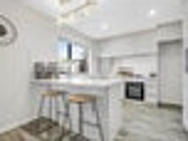 Modern 5 Bedroom Family Home with Reserve Access