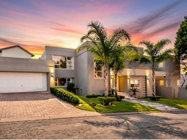 modern 5 bedroom family home