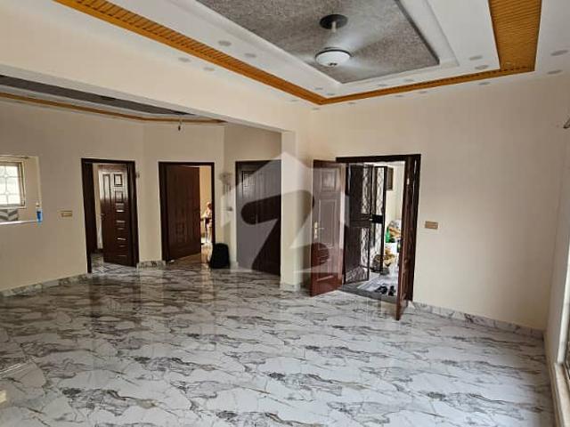 Modern 5 Marla Brand New House With Gas Near Masjid & Commercial