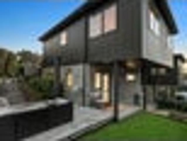 Modern Coastal Living in Prime Red Beach Location