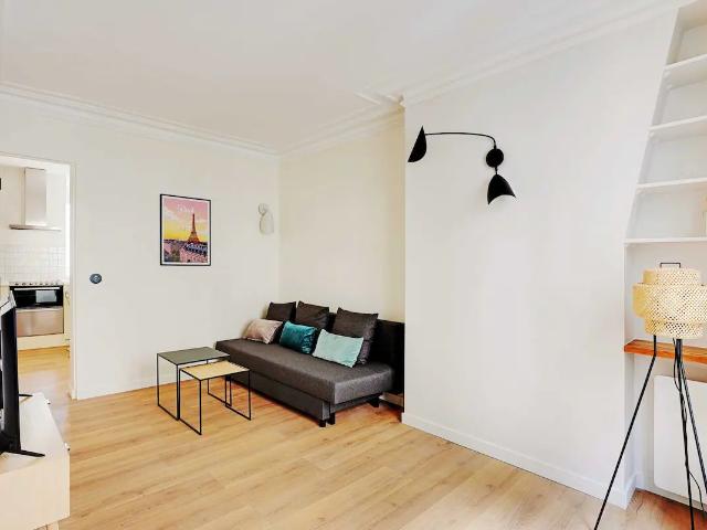 Modern Comfort Haven, Paris Amsterdam Apartments for Rent