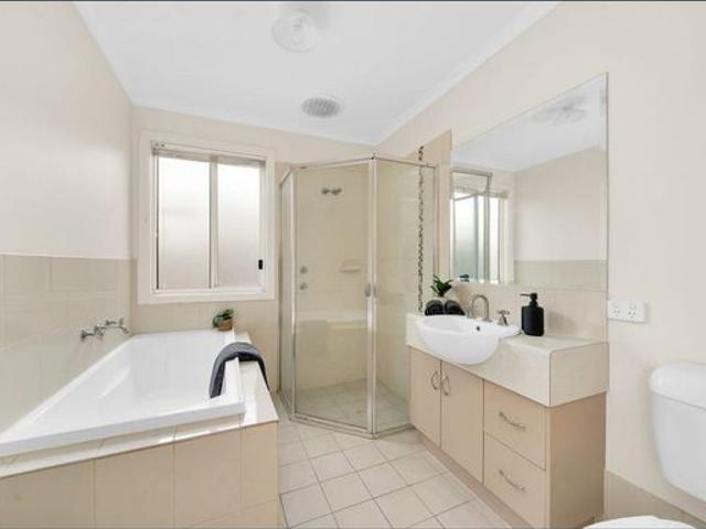 Modern Comfort in Andrews Farm!