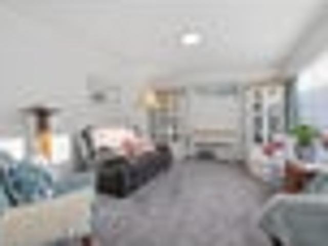 Modern Comfort, Private Position, Easy Living