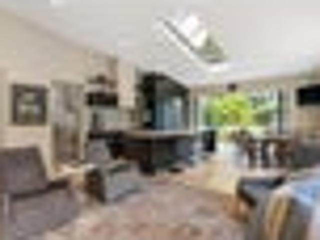 Massive Family Freedom: 5 Bedrooms & 3 Garages