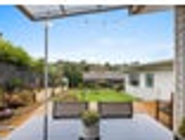 Modern Contemporary Family Gem!