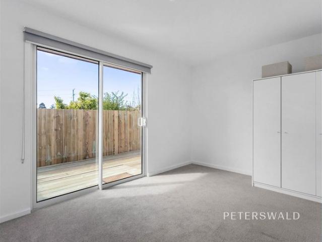 Modern, contemporary living in convenient Glenorchy location