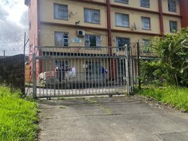 modern & convenient 2 bedroom ground.