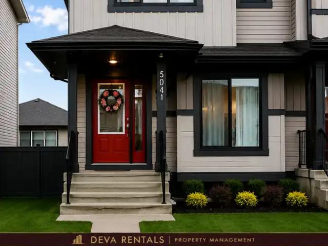 Modern Corner Townhouse in Keswick | 3 Bed | 2.5 Bath | Double Garage