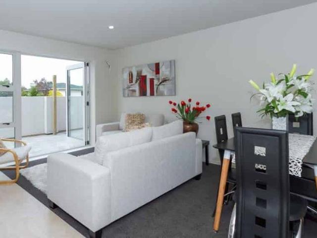Modern & Central 3 Bedroom Townhouse in Melville