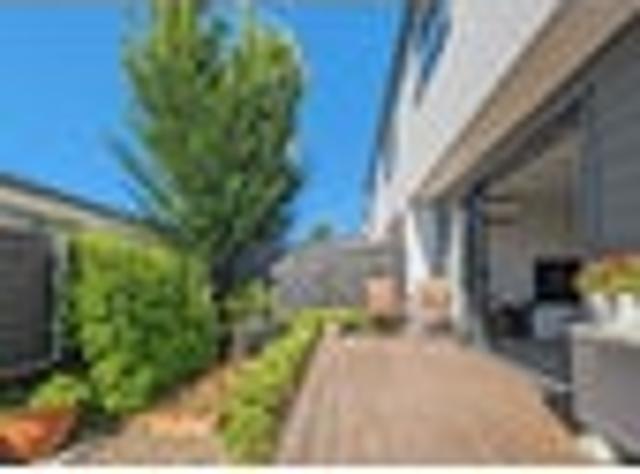 Modern, Central & Convenient. Motivated Seller!