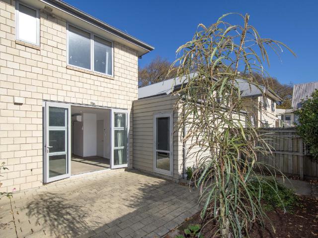 Modern City Fringe Townhouse 5C Angus Street, Sydenham