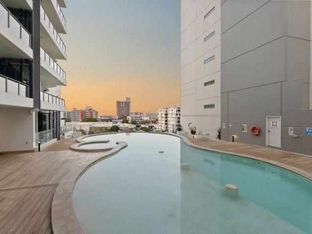 Modern City Living with Spectacular Views Mantra Pandanus