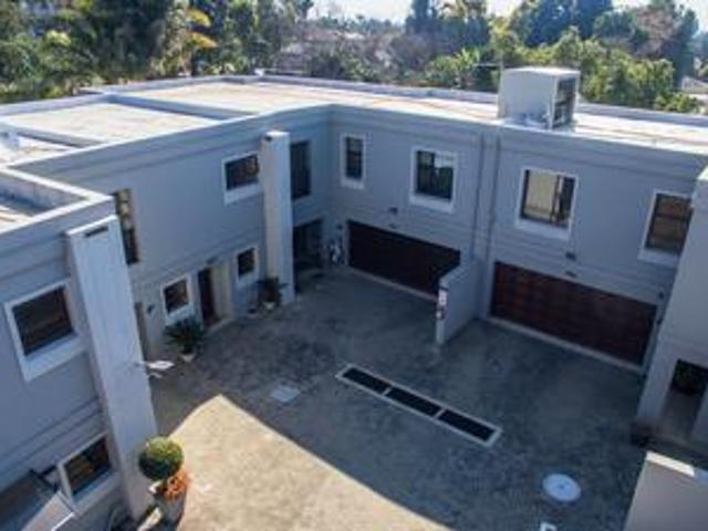 modern cluster in bedfordview