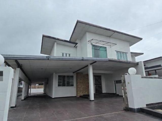 Modern and Beautiful Semi D house near to Galacity BDC Saradise