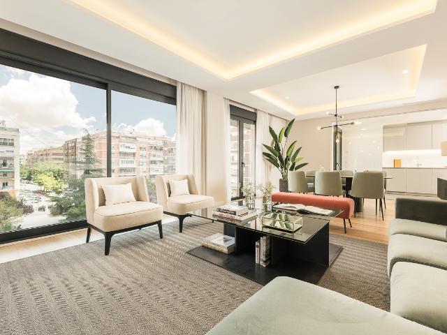 Modern and Bright 3 Bedroom Apartment in Charmartín
