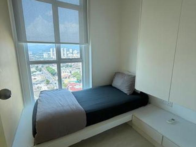 Modern and convenience near to local food spots and attractions